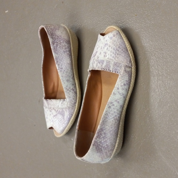 Gentle Souls by Kenneth Cole Cream& Lavender with Silver Shimmer Open Toe Wedges - Picture 3 of 13